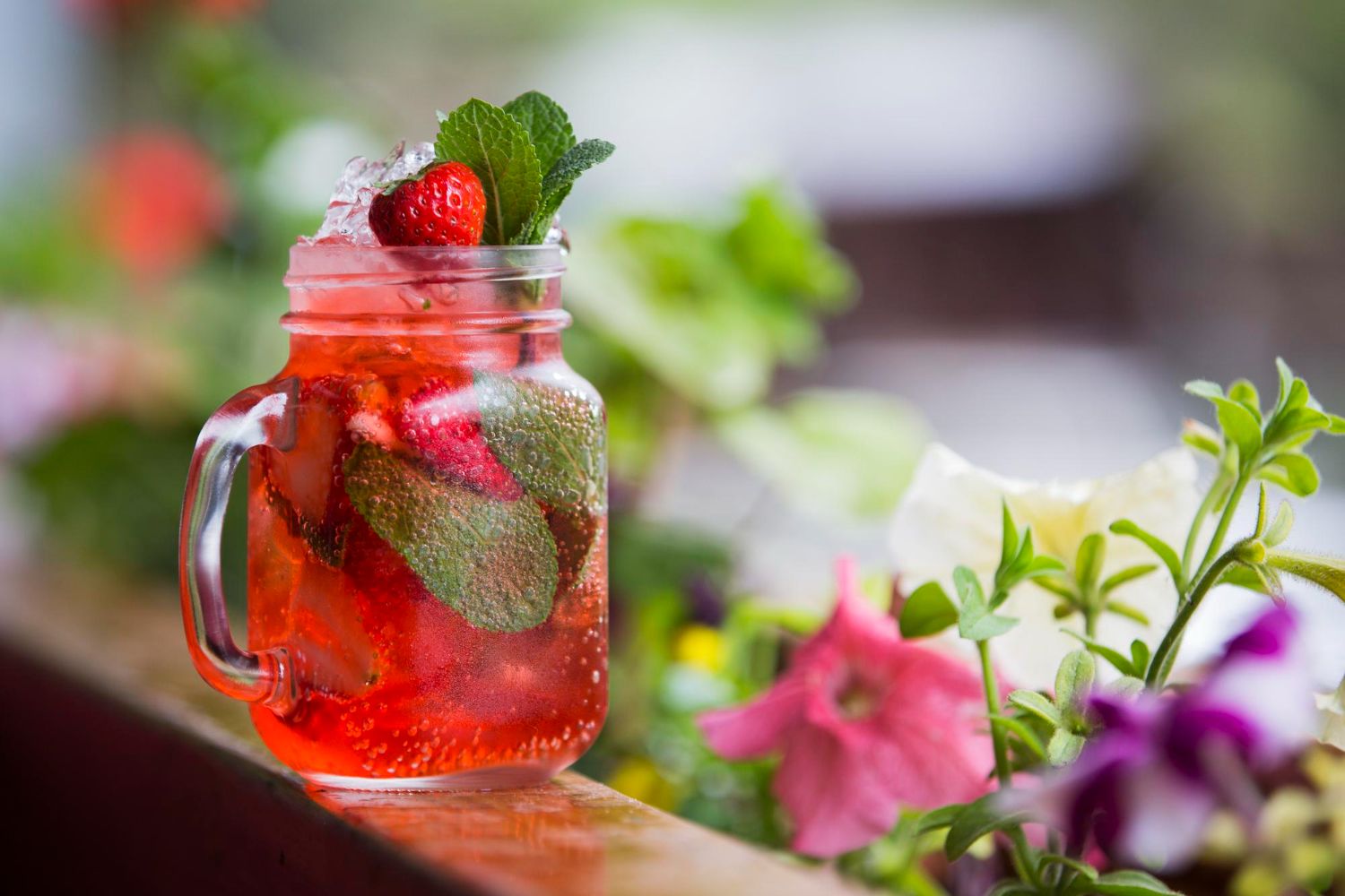 Top 8 Most Refreshing Drinks For Your Summer Party